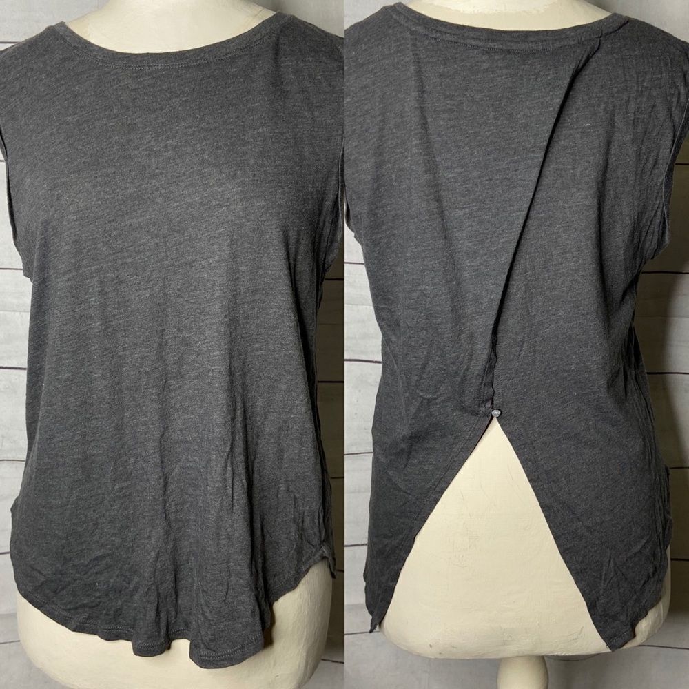American Eagle Outfitters grey split back small